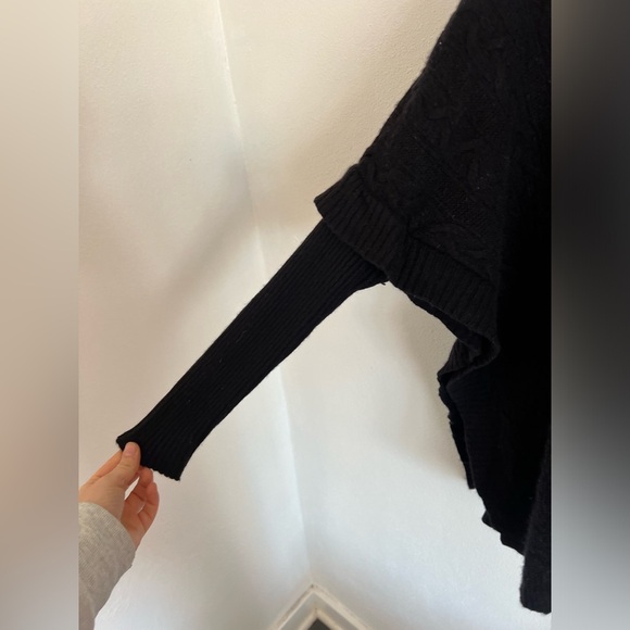 Kokun Black Sweater Poncho - Picture 4 of 5